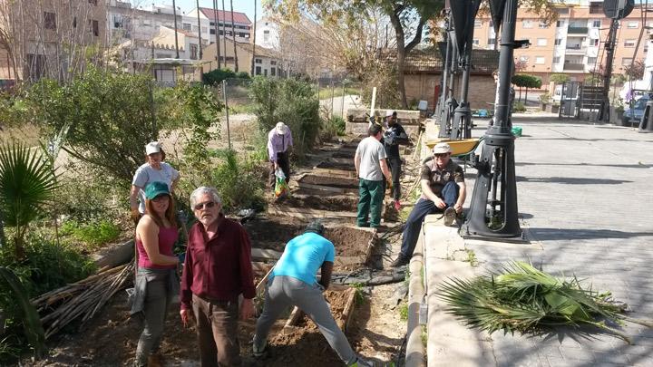 Participando en formacion cultivo Fundacion Cepaim en La Estacion Beniajan