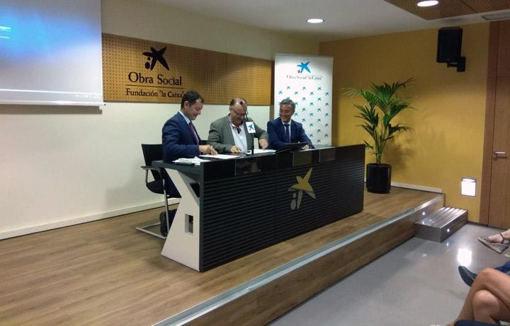 FirmaConvenio laCaixa FundacionCepaim septiembre2018 Murcia proyectointerculturalidad